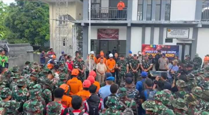Hari Ketiga, Tim Gabungan Gelar Apel Kesiapan Evakuasi Korban Erupsi Gunung Dukono